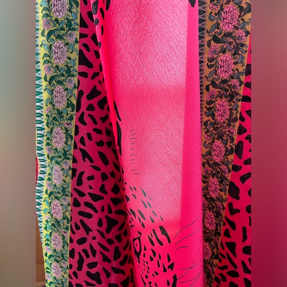 🐆🖤Vintage Silk Snow Leopard in Heart Scarf by Charlotte Sparre | 34” Square - Picture 15 of 17